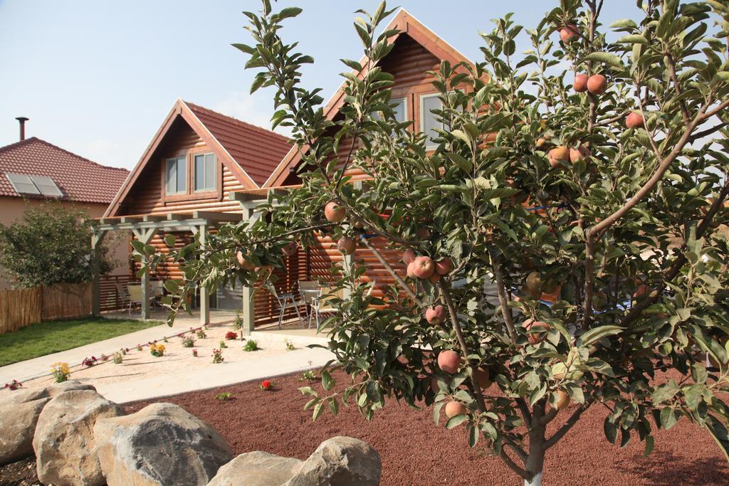 Be-Taam Ahava Suites Bruchim Qela' Alon Exterior foto